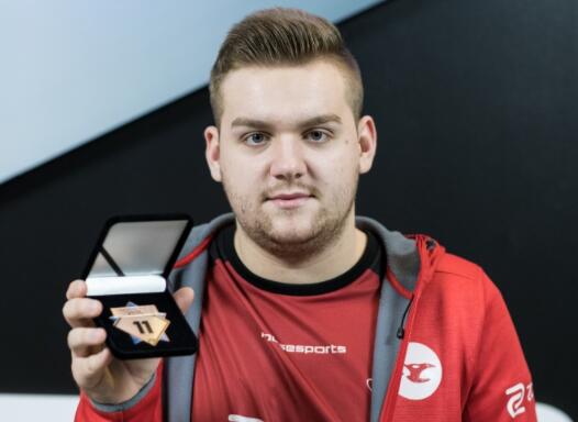 明天的首发阵容： Flandre 和 LGD Gaming 上单 Sasi 进行 Solo 并返回 ARAM Solo