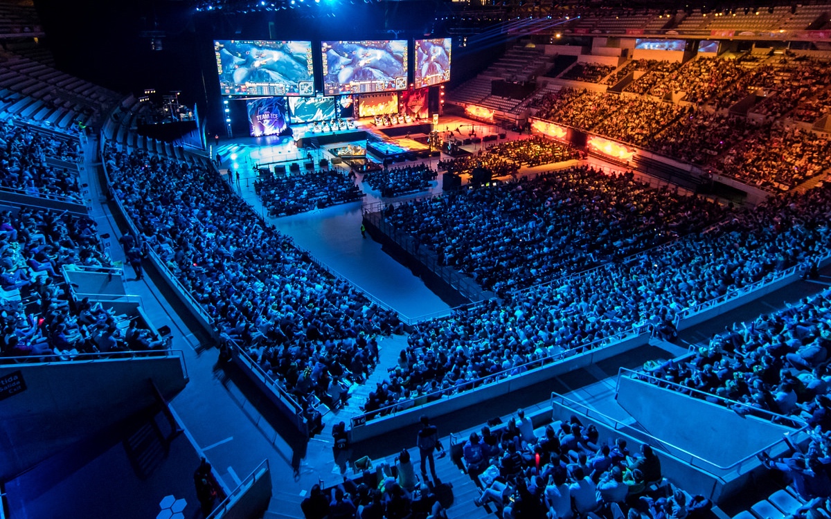 英雄联盟比赛：Kid峡谷之巅偶遇Perkz，双方交流整活