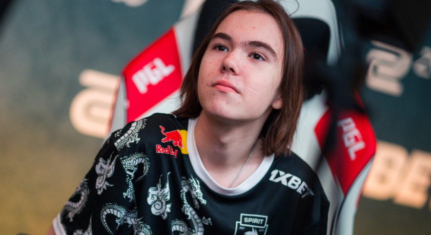 FlyQuest 签下罗马尼亚 AWPer regali